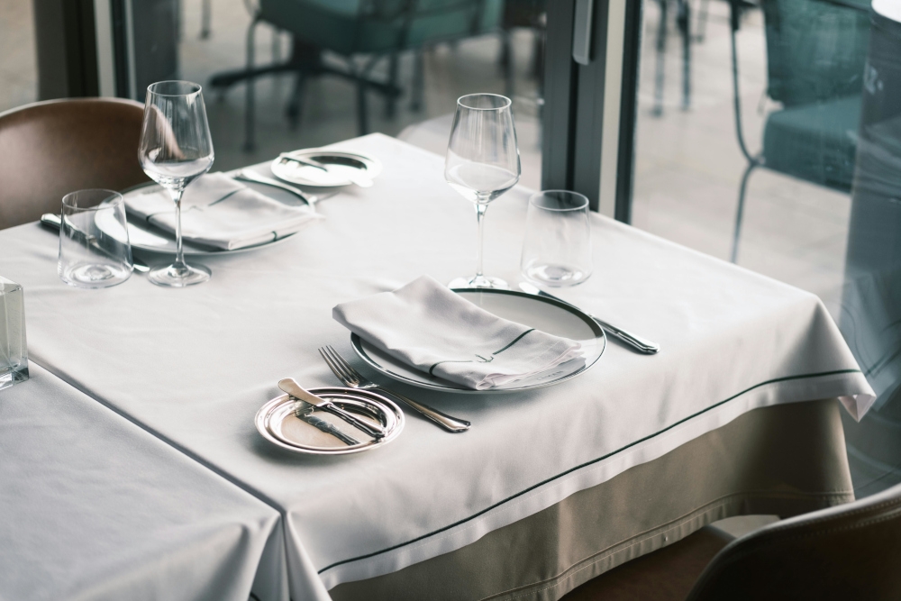 So-called paid restaurant review scams are not just happening in Malaysia, but worldwide. — Picture from Pexels.com