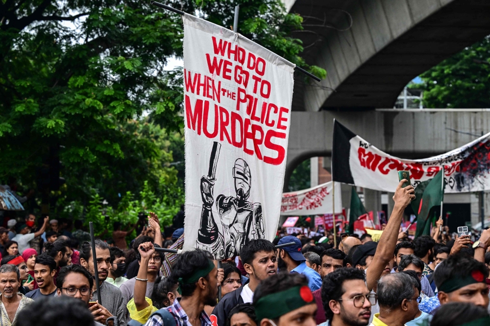Student leaders rallied Bangladeshis today for a nationwide civil disobedience campaign as Prime Minister Sheikh Hasina’s government weathered a worsening backlash over a deadly police crackdown on protesters. — AFP pic