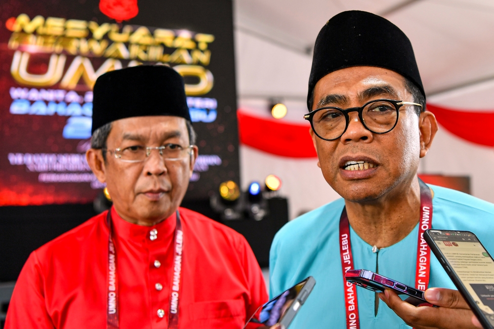 The Attorney General’s Chambers (AGC) has outlined possible options regarding the Malaysian Army’s proposal to cancel its lease for Black Hawk helicopters, said Defence Minister Datuk Seri Mohamed Khaled Nordin. — Bernama pic