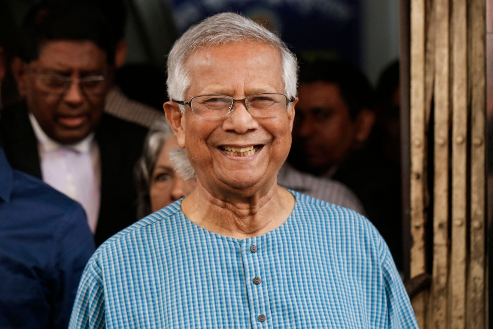Student leaders in Bangladesh have demanded Nobel winner Muhammad Yunus lead a caretaker government, after the military took control as mass demonstrations forced longtime ruler Sheikh Hasina to flee the country. — AFP pic