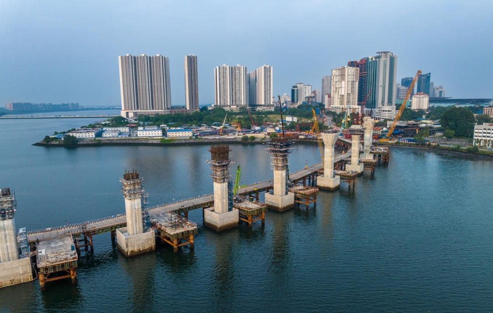 The RTS Link is a four-kilometre light rail transit shuttle service between the Bukit Chagar station in Johor Baru and Woodlands North station in Singapore. — Picture from Facebook/RTS Link JB-SG