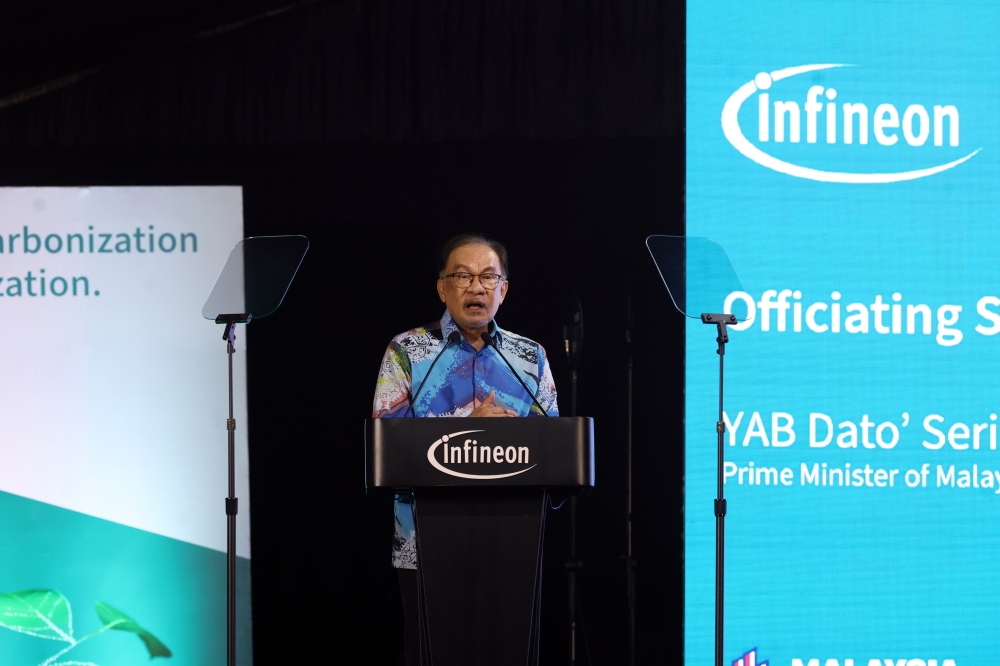 Prime Minister Datuk Seri Anwar Ibrahim delivers a speech at the opening ceremony of Infineon Technologies Kulim 3 at Kulim Hi-Tech Park, Kedah, August 8, 2024. — Bernama pic 