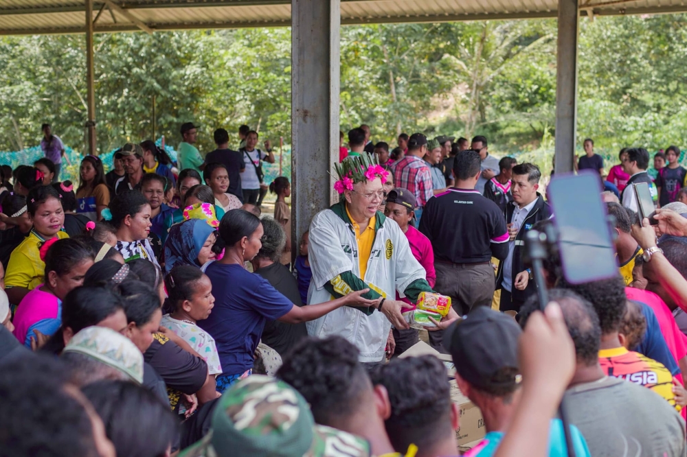 Tan Sri Annuar Musa seen campaigning for Perikatan Nasional for the Nenggiri state seat in Gua Musang, Kelantan. — Picture from Facebook/Annuar Musa