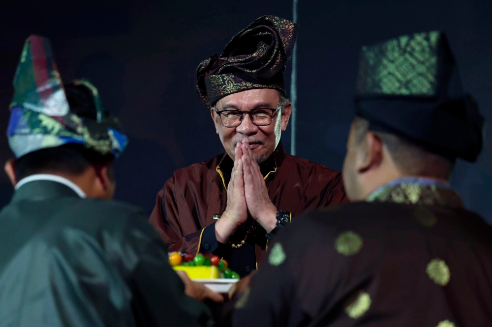 Prime Minister Datuk Seri Anwar Ibrahim’s health is in good condition and at an optimal level, according to the Selangor State Health Department. — Bernama pic 