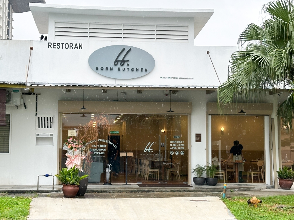 Located right inside Ara Permata, the restaurant is just further down from Jo'Tesha Northern Colours — Picture by Lee Khang Yi