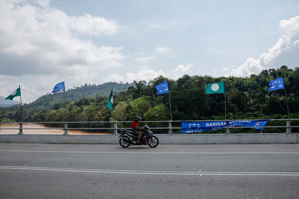 The by-election is a straight fight between Barisan Nasional (BN) candidate Mohd Azmawi Fikri Abdul Ghani, who is representing the unity government, and PAS candidate Mohd Rizwadi Ismail, a Bersatu member representing Perikatan Nasional. — Bernama pic 