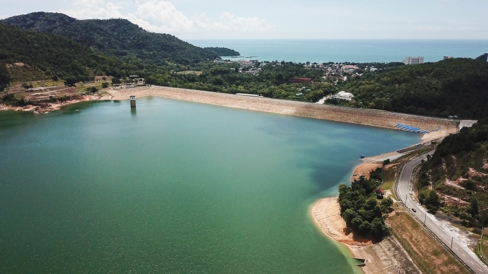 A general view of the Teluk Bahang Dam and Resevoir in 2022. Its effective capacity now has fallen below 30 per cent. — Picture by Sayuti Zainyudin