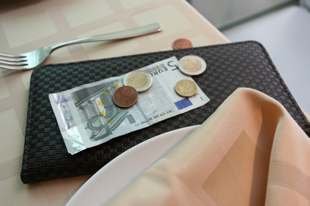 Donald Trump and Kamala Harris agree on very little, but the two presidential rivals have found common ground in calling for the elimination of taxes on tips — a populist move that many criticise as economically irresponsible. — AFP pic