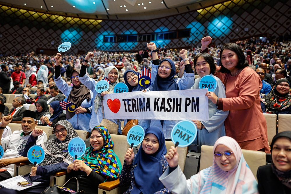 Civil servants attend the 19th Civil Service Premier Assembly (MAPPA) at the Putrajaya International Convention Centre, on August 16, 2024. — Bernama pic