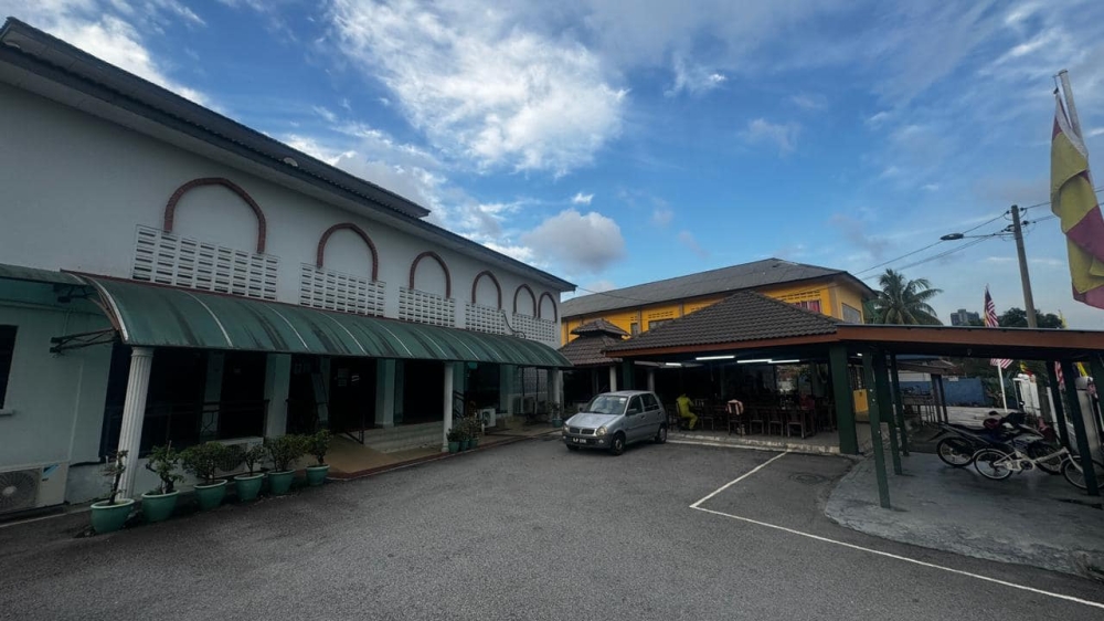 Two women w taken toere Shah Alam Hospital for treatment after being attacked in a surau in Kelana Jaya. — Picture from Facebook/Polis Daerah Petaling Jaya