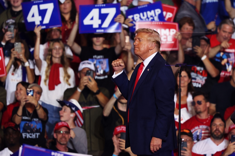 Speaking at a rally in Pennsylvania, Trump began by blaming Vice President Harris for unleashing ‘devastating” inflation’—one of the biggest issues of the campaign—but he soon drifted off script, mocking Harris’s laugh and calling her a ‘communist’ and a ‘lunatic.’ — AFP pic