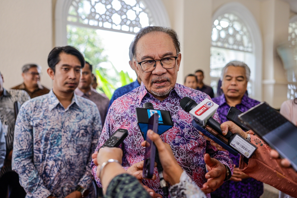Prime Minister Datuk Seri Anwar Ibrahim said Barisan Nasional’s  (BN) victory in the Nenggiri state by-election yesterday proves that the people are rejecting the culture of politics filled with insults and slander. — Bernama pic