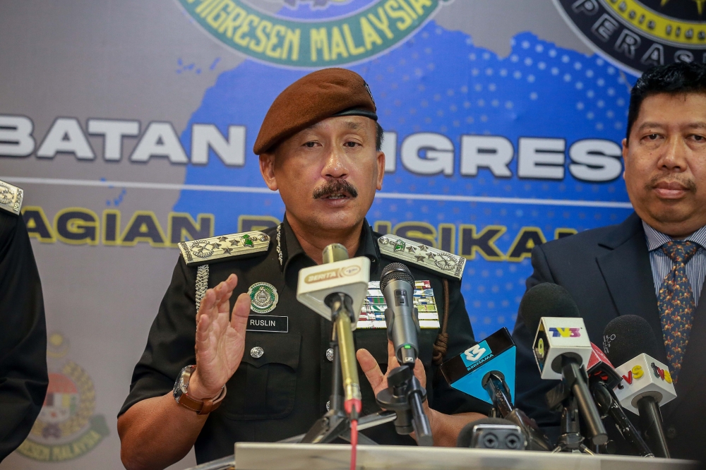 Immigration director-general Datuk Ruslin Jusoh said from January to August 16 this year, 11,903 operations had been carried out where 29,030 offenders had been caught, including the 900 employers, breaking the Immigration Act and the Passport Act. — Picture by Sayuti Zainudin 