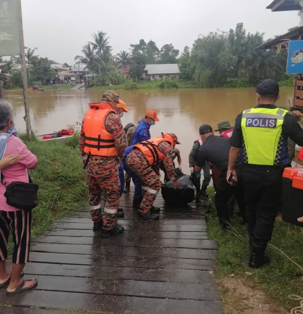Villagers found Alasma’s body upstream. — The Borneo Post pic