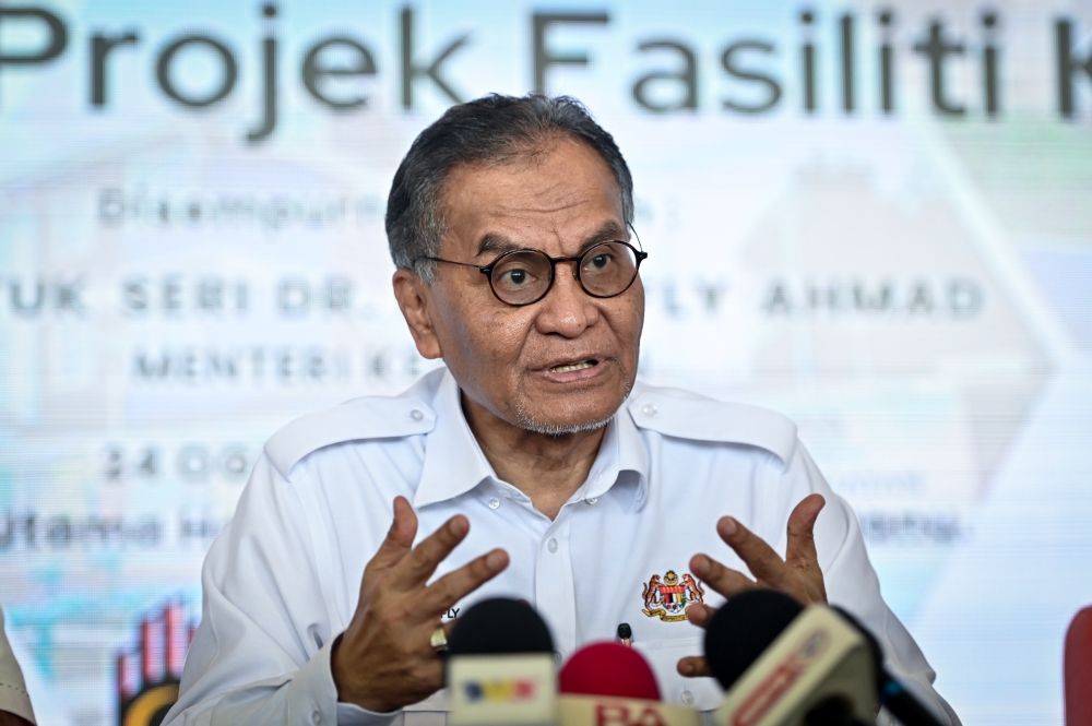 Health Minister Datuk Seri Dr Dzulkefly Ahmad said the operations room is tasked with overseeing the outbreak both domestically and internationally, while also coordinating with Asean countries on preventive and control measures. — Bernama pic