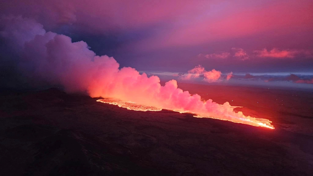 A massive and corrosive sulphur oxide gas cloud from a new volcano eruption in southwestern Iceland is travelling towards the UK where residents have been told to take cover due to potential health hazards. — AFP pic