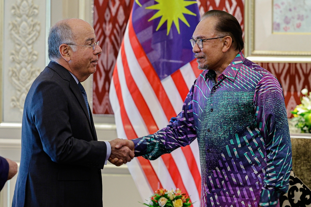 Prime Minister Datuk Seri Anwar Ibrahim today received a courtesy call from Brazilian Foreign Minister Mauro Vieira at the Seri Perdana Complex in Putrajaya August 25, 2024. — Bernama pic