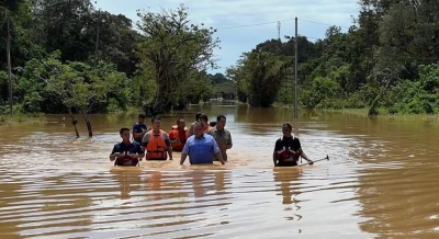 ‘Residents unable to contact the outside world’: Tourism minister urges immediate river dredging works to tackle Sibu flash floods