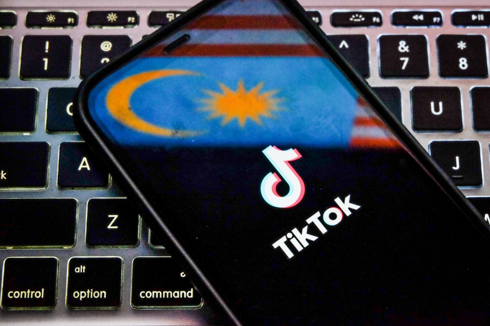 TikTok said Malaysia’s digital economy is on a rise, pointing out that more businesses have embarked on digital marketing solutions for shoppertainment. — Picture by Yusof Mat Isa