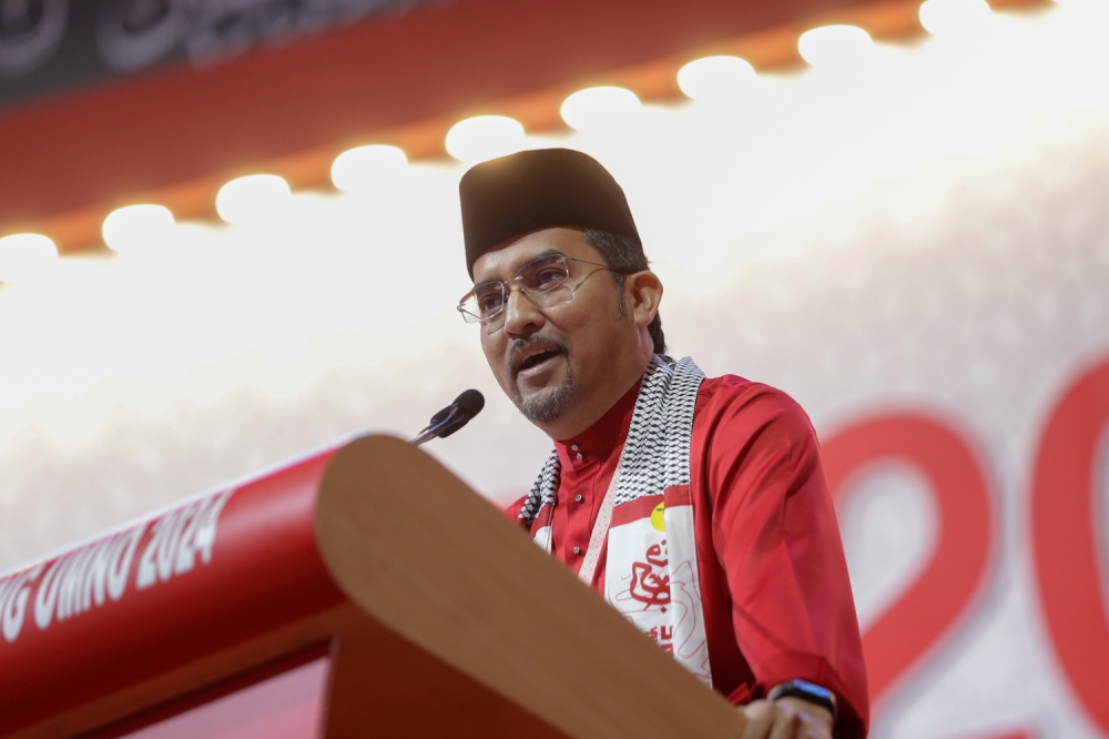 Unity government secretariat chief Datuk Asyraf Wajdi Dusuki said the machineries of all component parties in the unity government will be fully activated during the Mahkota state by-election in Johor to win the hearts and minds of all voters in the constituency. — Picture by Raymond Manuel