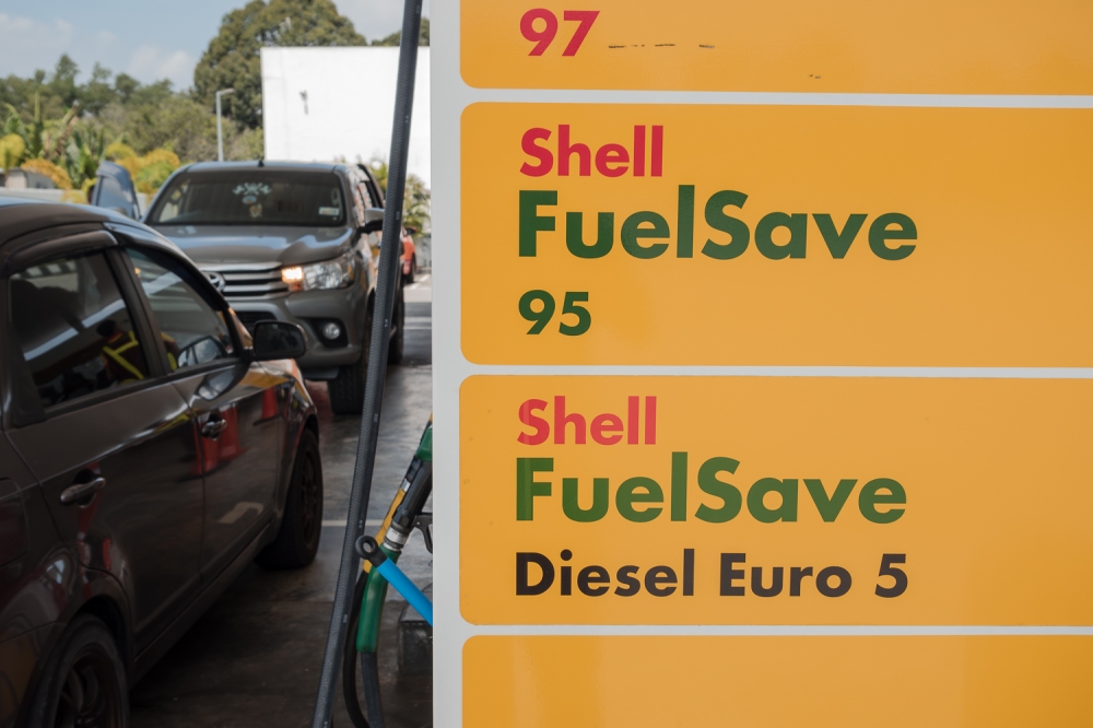 The prices of RON97 petrol and diesel are down by 5 sen in peninsular Malaysia for one week from August 29, 2024. — Picture by Raymond Manuel