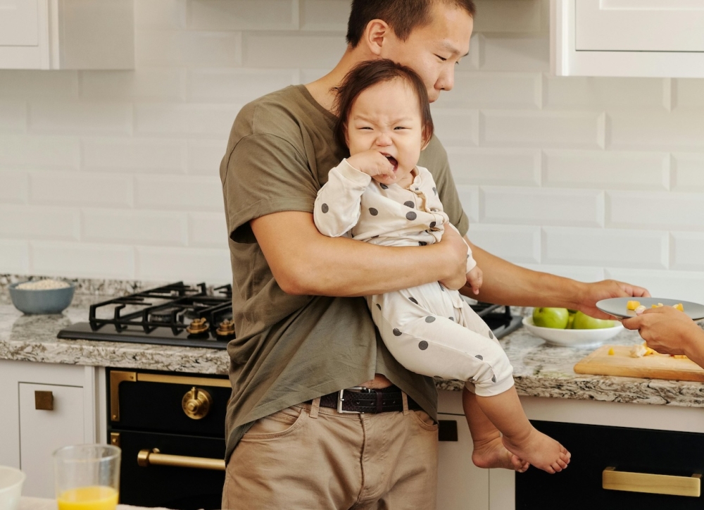 Crying children on planes can be an irritant but a viral video of women 'disciplining' a toddler on a plane has sparked outrage in China. — Illustration pic via Pexels