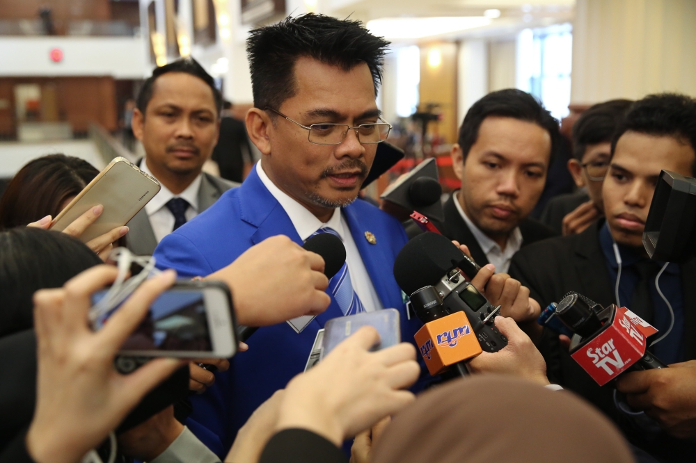 Warisan information chief Azis Jamman has called on the government to implement the Malaysia Agreement 1963 (MA63) without further delay. — Picture by Yusof Mat Isa