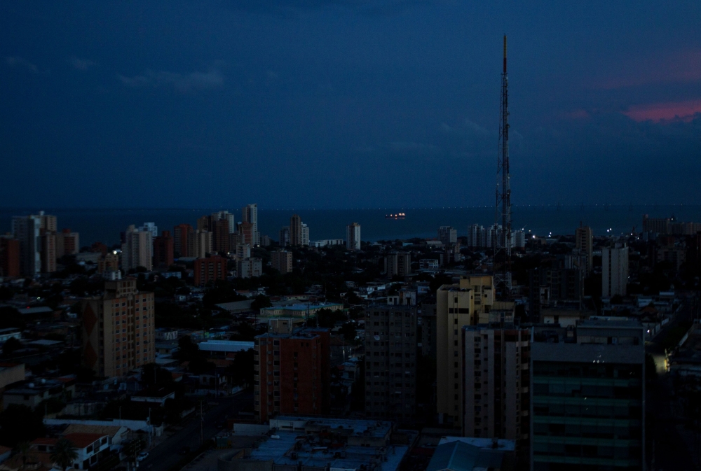 Electricity returned to Caracas and other parts of Venezuela yesterday after a blackout plunged much of the country into darkness on Friday, although Reuters witnesses reported continued intermittent outages in the oil-producing state of Zulia. — Reuters pic