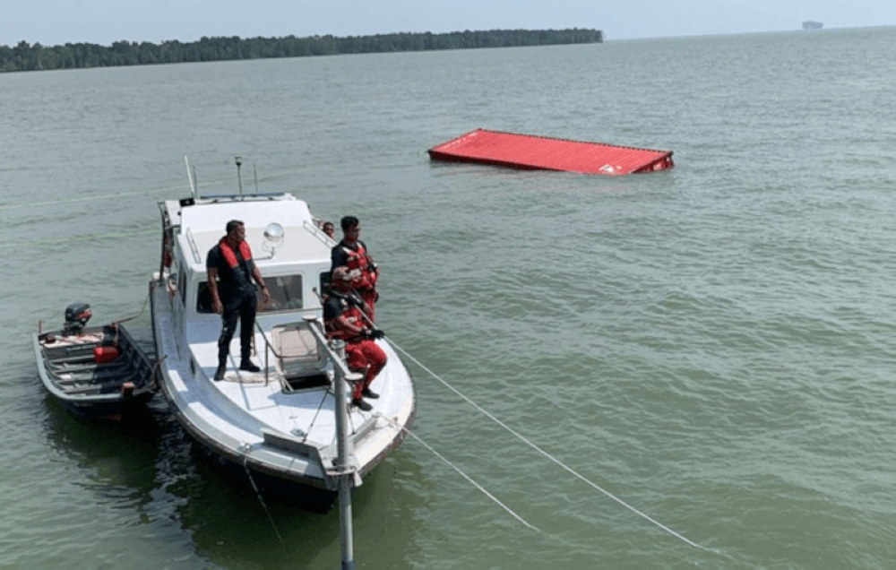 Selangor Fire and Rescue Department director Wan Md Razali Wan Ismail said his team received a call regarding the incident at 12.45pm about the man, Mohd Hafiz Abdul Salam, 24, who had fallen into the sea following the accident. — Picture from social media 