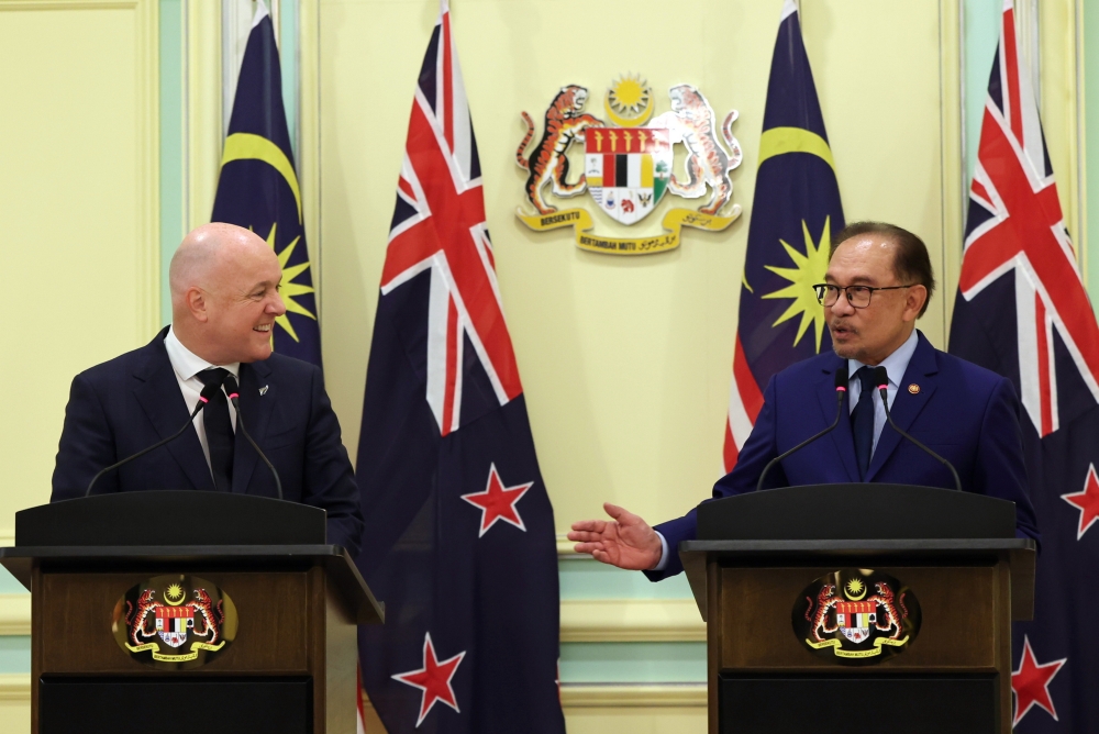 Prime Minister Datuk Seri Anwar Ibrahim (right) at the joint press conference with the New Zealand Prime Minister Christopher Luxon at Perdana Putra September 2, 2024. — Bernama pic