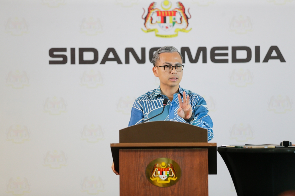  Communications Minister Fahmi Fadzil said that the government led by Prime Minister Datuk Seri Anwar Ibrahim has always put the wellbeing of the people first, including in states led by the opposition. — Picture by Raymond Manuel