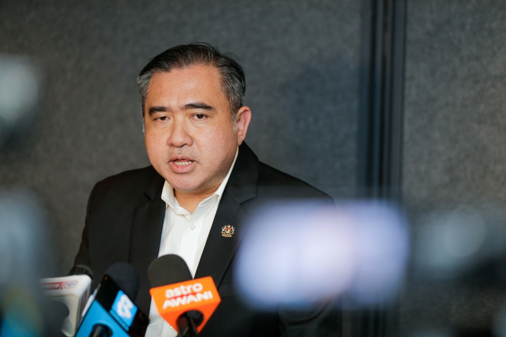 Transport Minister Anthony Loke said that the rate will be fixed and maintained during upcoming festive seasons like Christmas, Chinese New Year, Hari Gawai and others. — Picture by Raymond Manuel