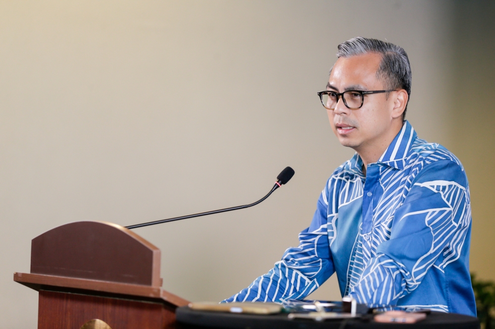 Communications Minister Fahmi Fadzil said the ministry will focus on improving internet access in schools and higher education institutions for Budget 2025. — Picture by Raymond Manuel