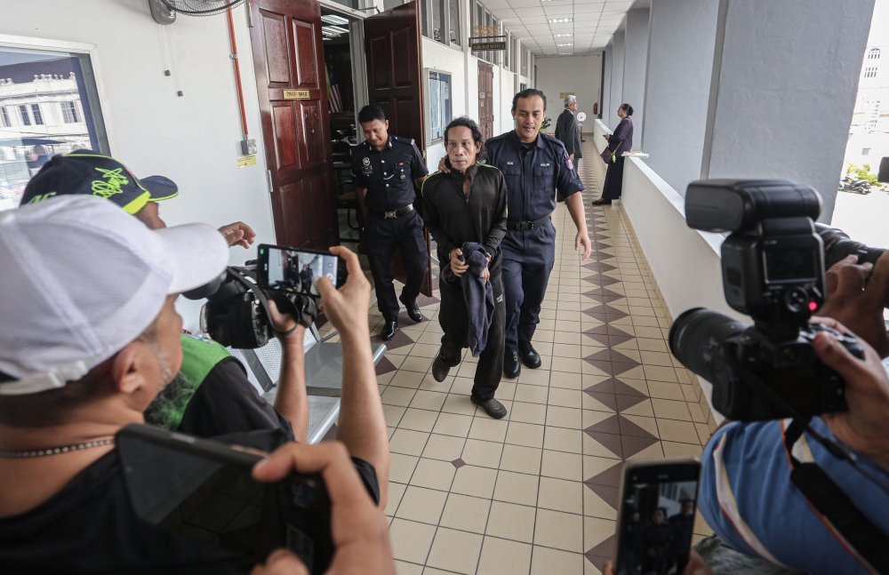 A rubber tapper pleaded guilty in the Sessions Court in Taiping today to a charge of causing serious injury to an elderly man using a machete last week. — Bernama pic