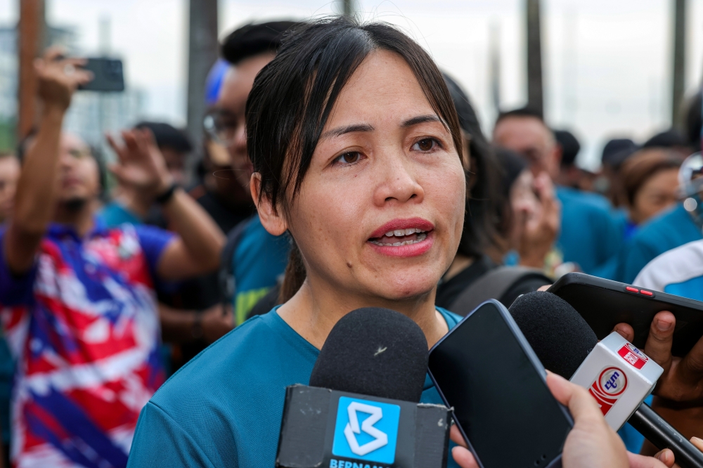 The Malaysian Communications and Multimedia Commission (MCMC) has been advised to engage more extensively with stakeholders before implementing its Domain Name System (DNS) redirection order, said Deputy Communications Minister Teo Nie Ching. — Bernama pic