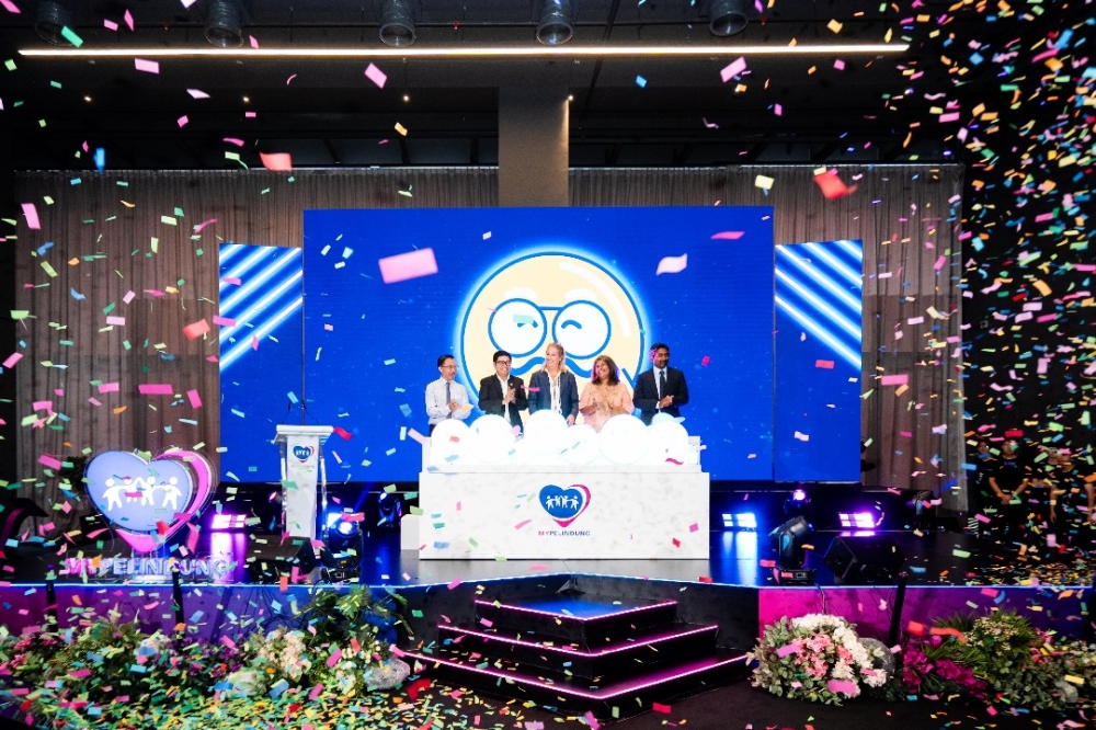 At the event, Datuk Danial Iskandar, Deputy Secretary General of MRCS, emphasised the importance of maintaining Covid-19 precautions. — Picture courtesy of MyPelindung