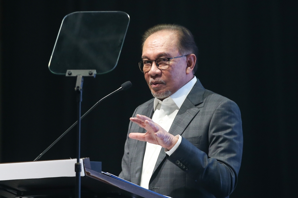 Prime Minister Datuk Seri Anwar Ibrahim said Malaysia and China have laid a solid foundation for the enhanced collaboration in new key and innovative sectors that will drive the nations’ economies forward. — Picture by Yusof Mat Isa