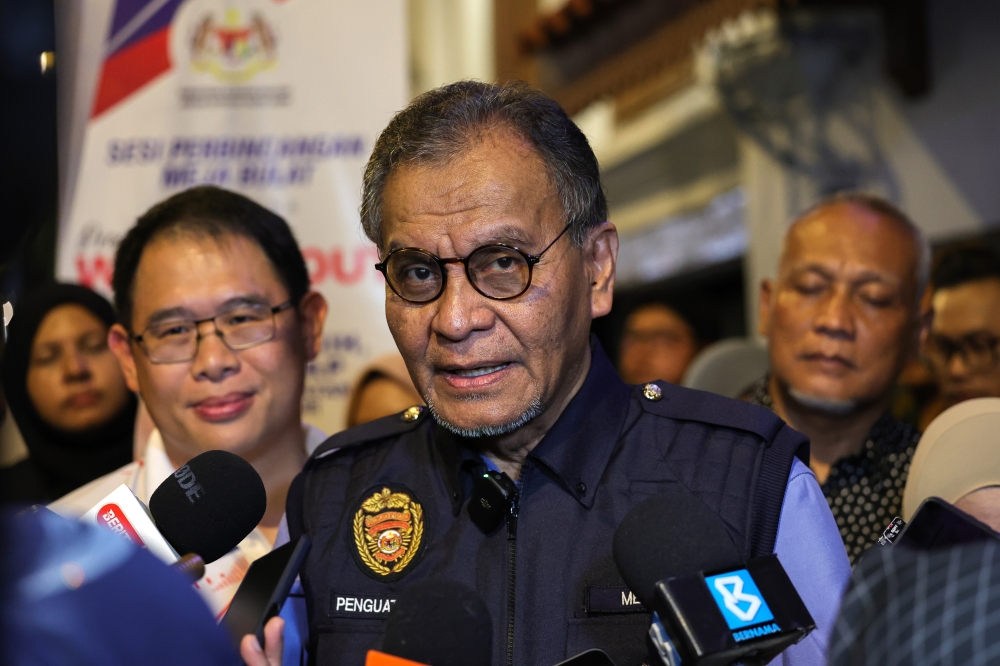 Health Minister Datuk Seri Dzulkefly Ahmad said a new sugar-sweetened beverage (SSB) tax as part of the government’s efforts to combat non-communicable diseases . — Bernama pic