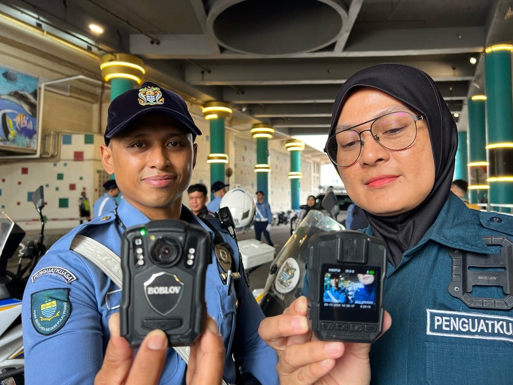 Penang city council equips enforcement officers with body cameras to ...