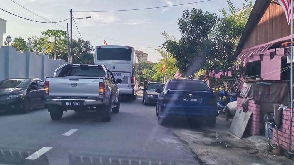 A total of 171 individuals were arrested today following police raids on 20 children’s homes across Selangor and Negeri Sembilan, linked to a company alleged to be exploiting children under the guise of religious charity. — Picture via social media