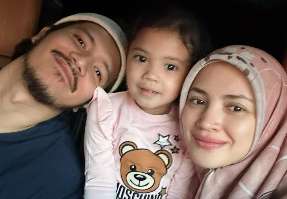 Memories of happier days for Fattah, Fazura and Fatima. — Image from Instagram/fattzuralovelife