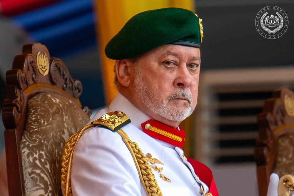 Sultan Ibrahim said he was seriously concerned over news reports about these charity homes and emphasised that matters concerning Islamic faith should always be safeguarded and not taken lightly. — Picture from Facebook/Sultan Ibrahim Sultan Iskandar 