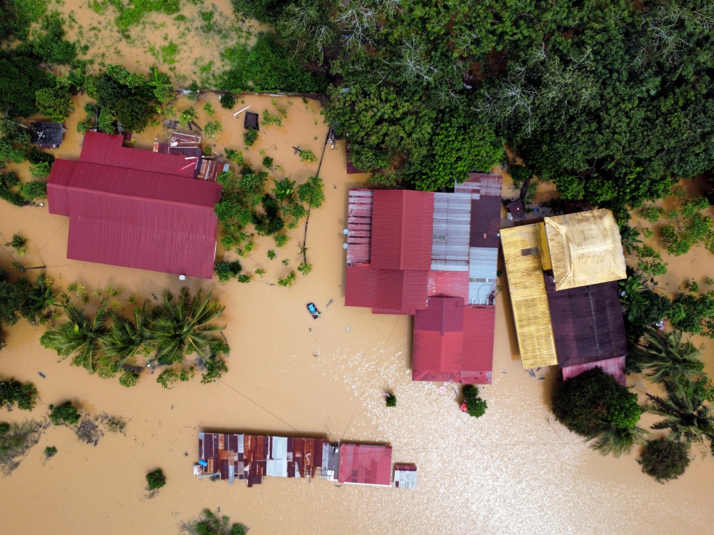 The flood situation in Kampung Padang Luar, Kubang Pasu, Kedah, September 17, 2024. — Bernama pic  