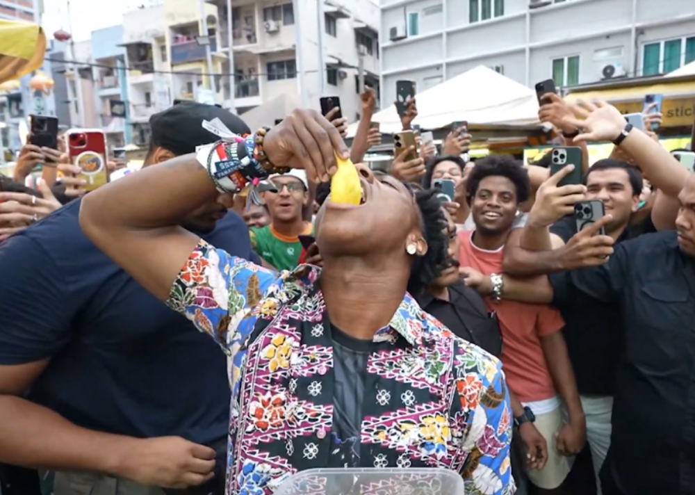 IShowSpeed tries durian at Jalan Alor— Screenshot from Youtube/IShowSpeedSiu