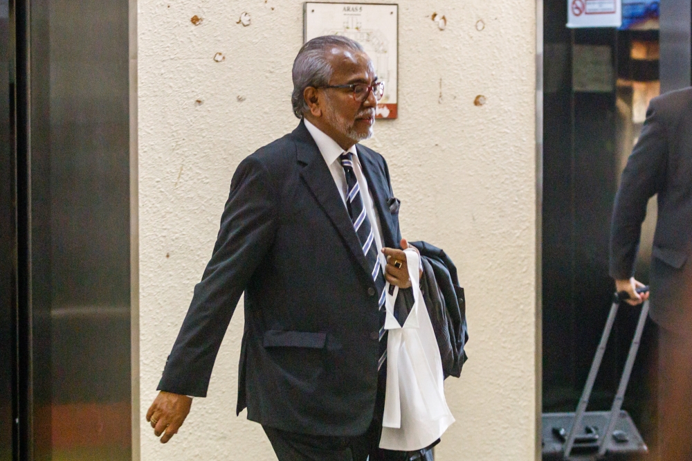 Lawyer Tan Sri Muhammad Shafee Abdullah claimed that the prosecution had recognised these remarks by the witnesses could amount to hearsay. — Picture by Firdaus Latif