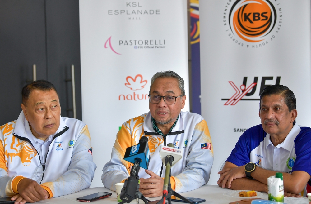 Datuk Abdul Malek Mohd Noor (left) during a Malaysian Aesthetic Group Gymnastics Association press conference, September 19. 2024. — Bernama pic