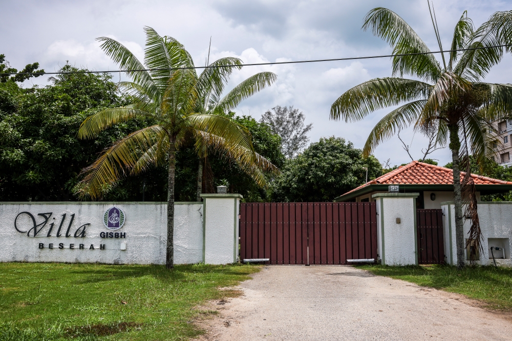 A villa belonging to Global Ikhwan Services and Business Holdings (GISBH) located in Beserah was quiet and the fence was closed during photo survey by Bernama at 11.30am in Kuantan 