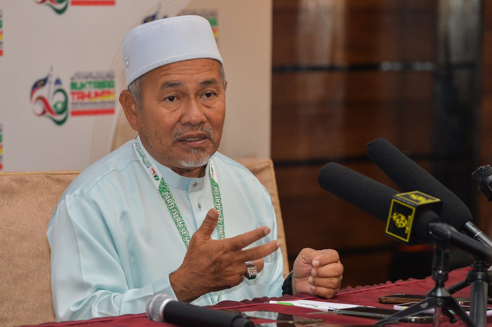 PAS deputy president Datuk Seri Tuan Ibrahim Tuan Man said the government should distribute funds fairly to all elected representatives even without any formal agreement. — Picture by Miera Zulyana