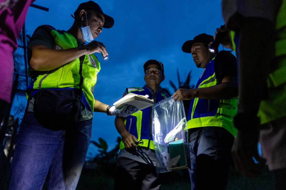 A total of 285 items related to the teachings of al-Arqam, a cult movement declared deviant by the National Fatwa Council in 1994, were discovered during raids on 19 premises linked to Global Ikhwan Service and Business Holdings Sdn Bhd (GISBH) in Melaka, yesterday. — Bernama pic