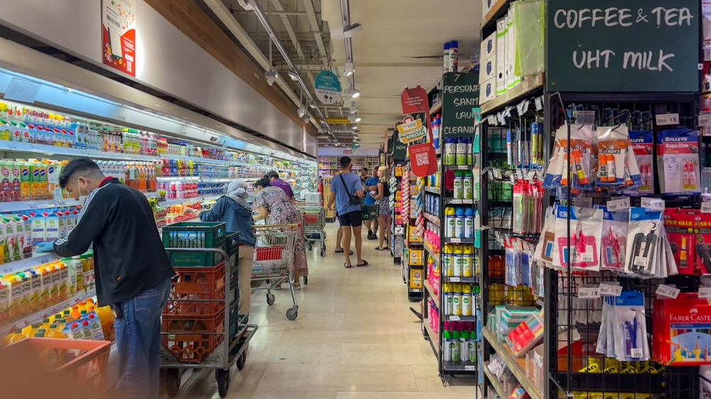 Malaysia’s inflation rate for August 2024 has eased to 1.9 per cent, with the Consumer Price Index reaching 133.2, compared to 130.7 in the same month of the previous year, according to the Department of Statistics Malaysia. — Picture by Raymond Manuel